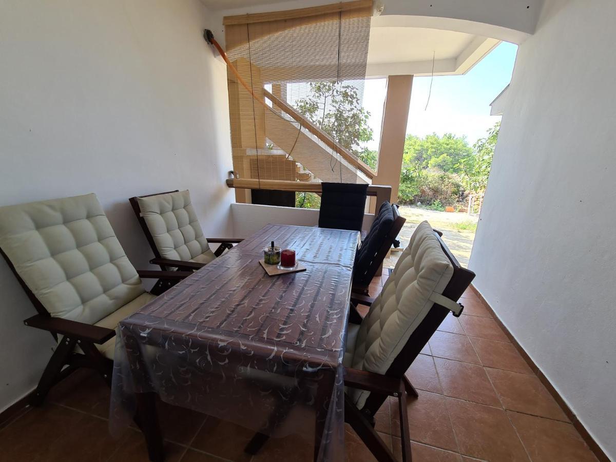 Apartmani Bellevue Vir Exterior photo