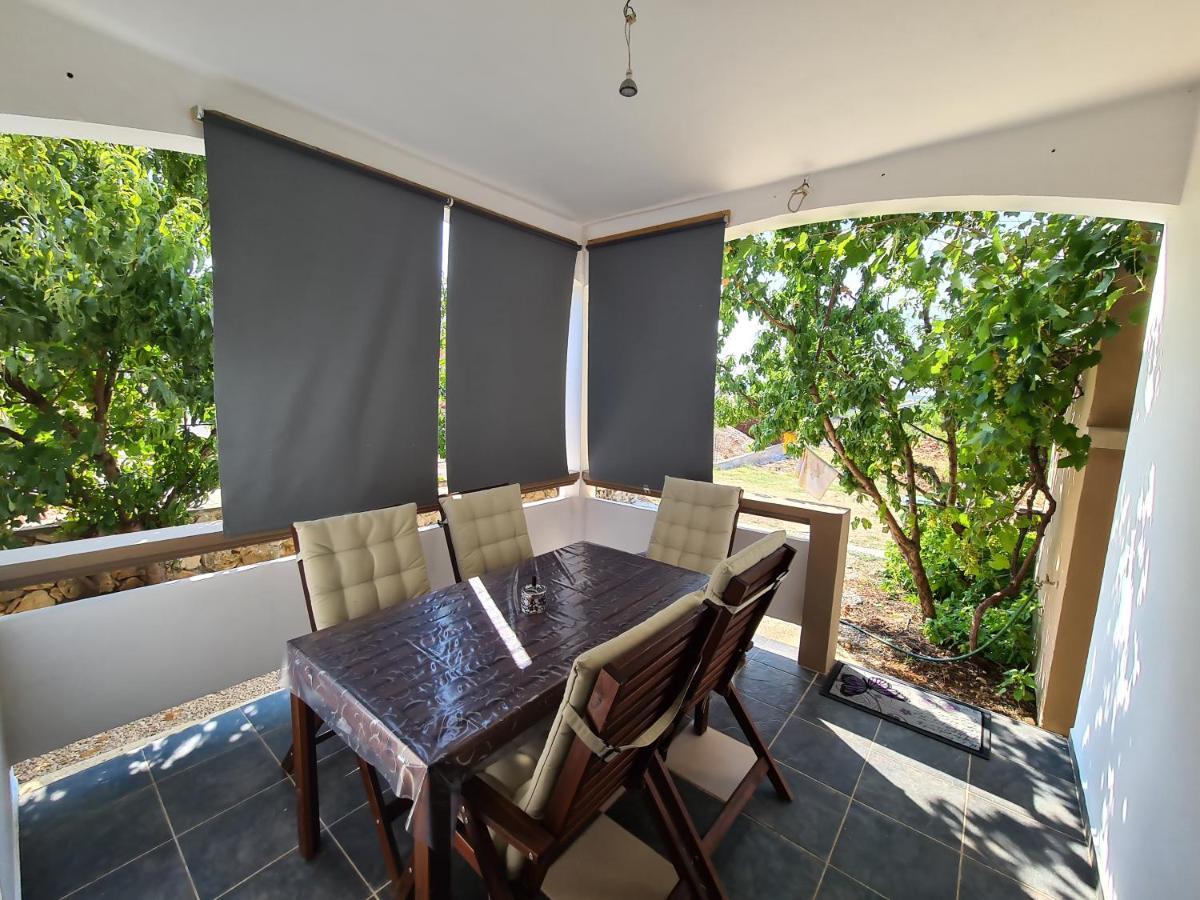 Apartmani Bellevue Vir Exterior photo