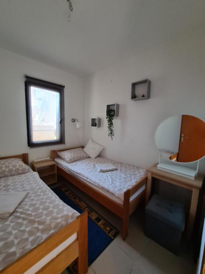 Apartmani Bellevue Vir Exterior photo